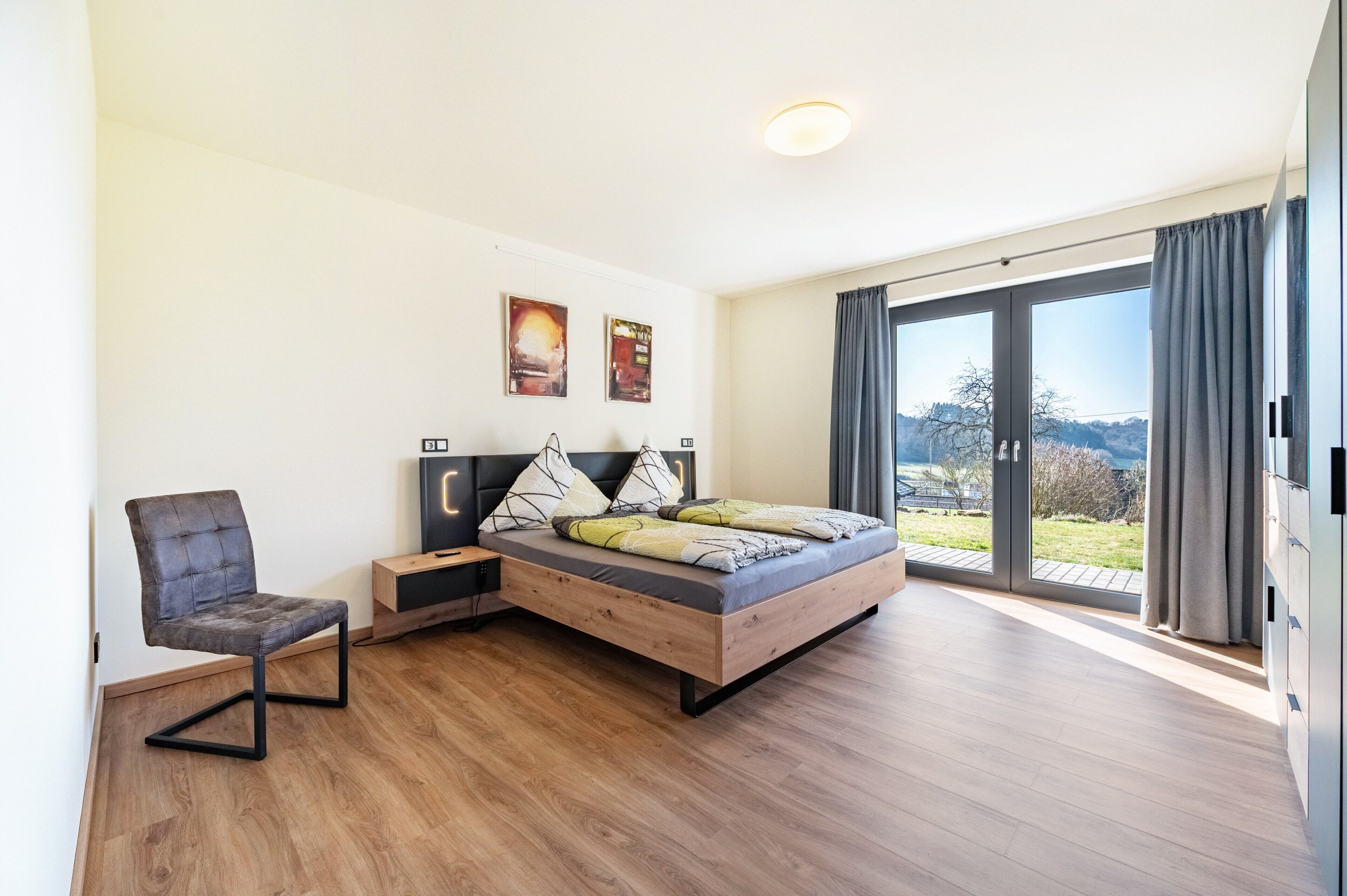 Strykjärn/strykbräda, wi-fi, sängkläder och rullstolsanpassning