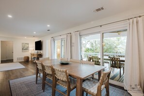 Dining - 22 Sand Dollar - Koi Cottage: Island Serenity, 1st Row, Folly Field (Hilton Head Island)