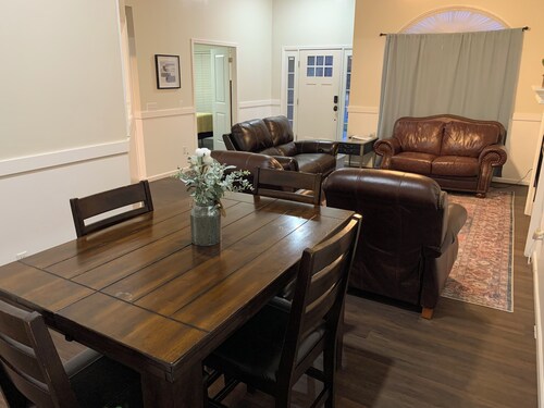 Very convenient & modern with golf course view.Many restaurants/shops.Private Dr