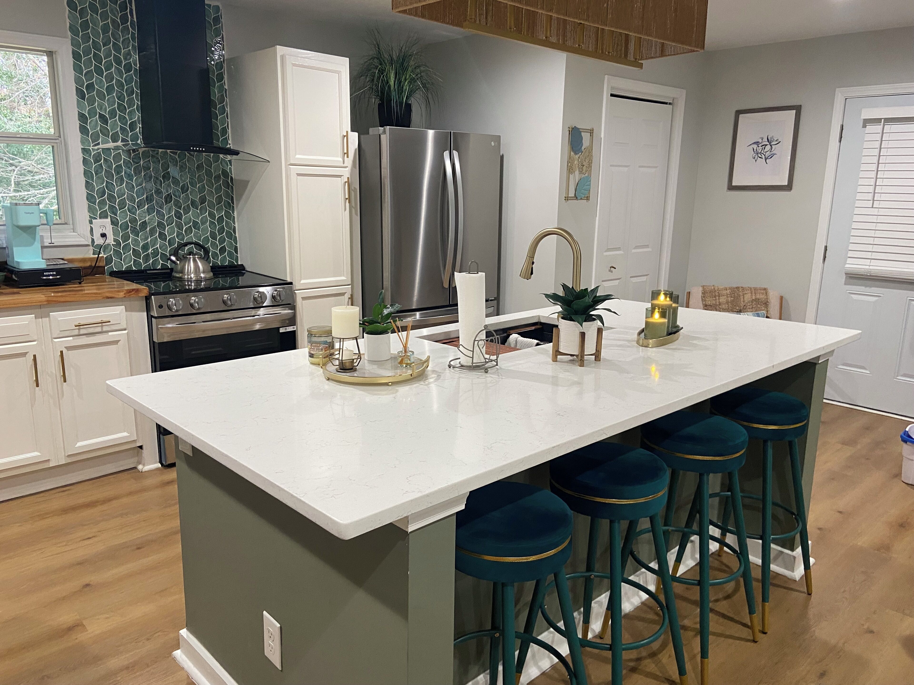 Microondas, horno, parrilla de estufa y lavavajillas 