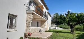Terrace/patio - Vacation Home in Provence Near Mont Ventoux (Saint-Didier)