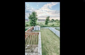 المنطقة المحيطة بالمنشأة