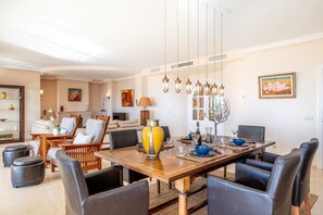 Dining - Villa 'Beachside with Great Sea View' with Sea View, Wi-Fi and Air Conditioning (Benalmádena)