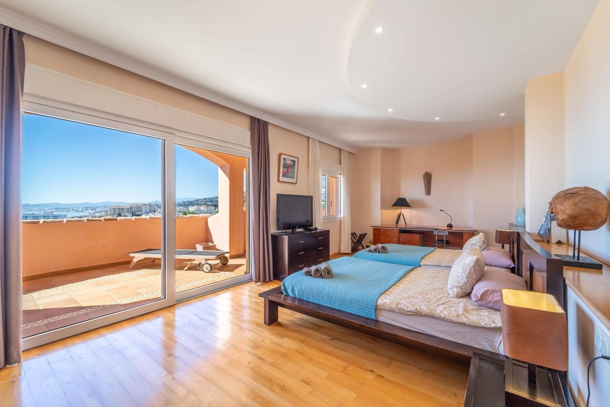 Strykejern/-brett, wi-fi og sengetøy