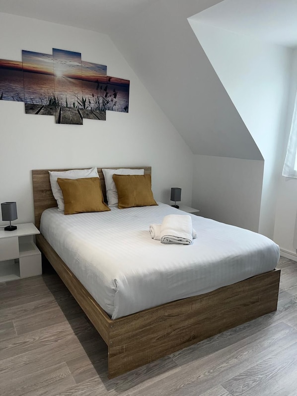 5 Schlafzimmer, Bügeleisen/Bügelbrett, WLAN, Bettwäsche
