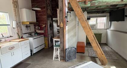 Cozy 1-bedroom Mini House close to down town Missoula
