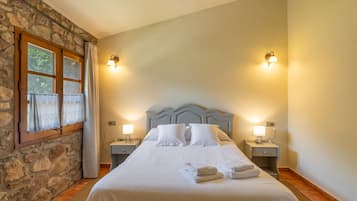 4 slaapkamers, een strijkplank/strijkijzer, wifi, beddengoed