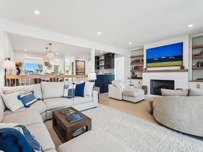 Smart TV - Oceanview Townhome w/ Hot Tub & Modern Design (Bethany Beach)