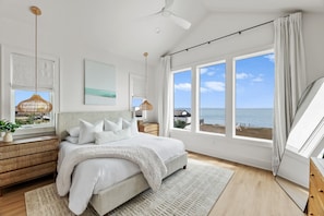 Room - See the Sea from this Key Allegro Bay Front home located on the canal with Pool & Hot Tub! (Rockport)