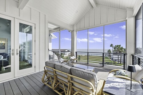 See the Sea from this Key Allegro Bay Front home located on the canal with Pool & Hot Tub!