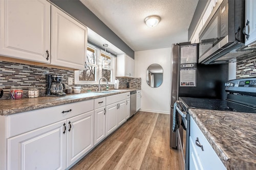 Relaxing Retreat in Lee's Summit - NO Cleaning FEE