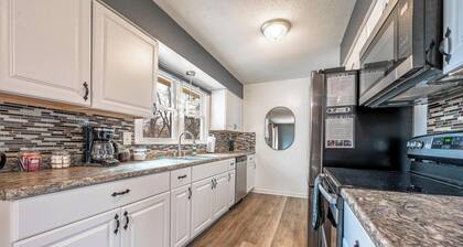 Relaxing Retreat in Lee's Summit - NO Cleaning FEE