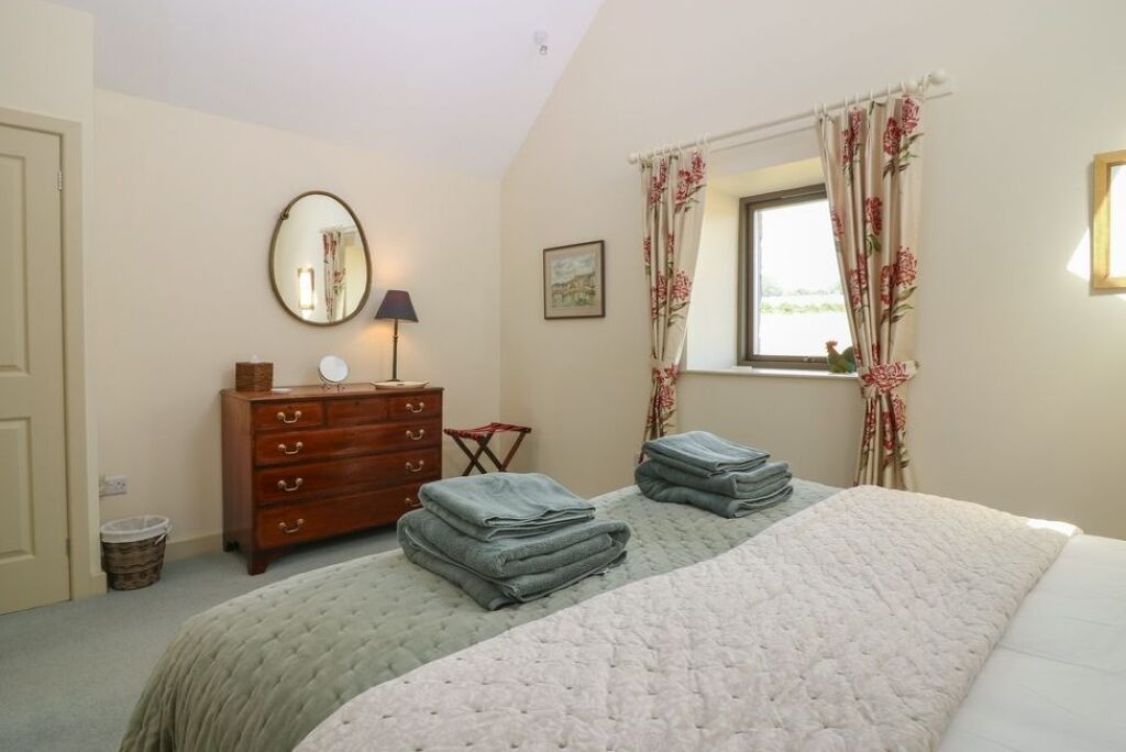 1 bedroom, iron/ironing board, travel cot, free WiFi