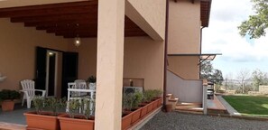 Căn hộ Superior, hiên, quang cảnh vườn | Hiên
