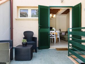 Superior Apartment, Terrace, Garden View | Terrace/patio - La Vedetta - Country Rooms (Castiglione della Pescaia)