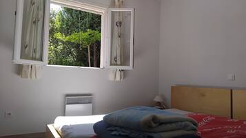 1 habitación y ropa de cama