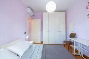 House - Happy Tourist by Wonderful Italy (Sanremo)