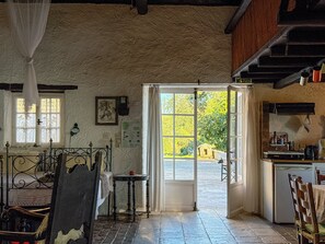 Internet, bed sheets