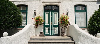 Villa with 4 bedrooms and 5 bathrooms for 8 guests