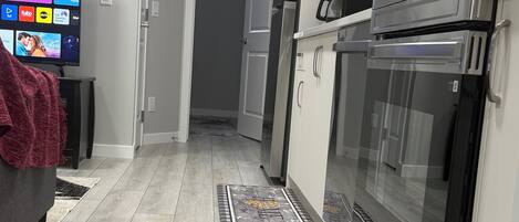 Refrigerador, microondas, parrilla de estufa y lavavajillas