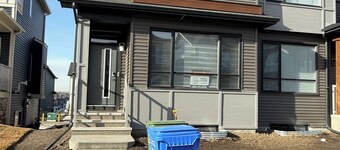 Slice Of Paradise! 2 bdrm suite close to Stoney Trail and YYC airport
