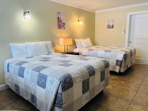 Double Room | Free WiFi, bed sheets - Dolan's Inn & Suits (Pictou)