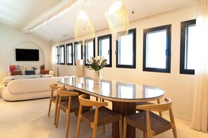 Dining - An Exceptional 3-BR/3Ba with Terrace- Vieux Port (Marseille)