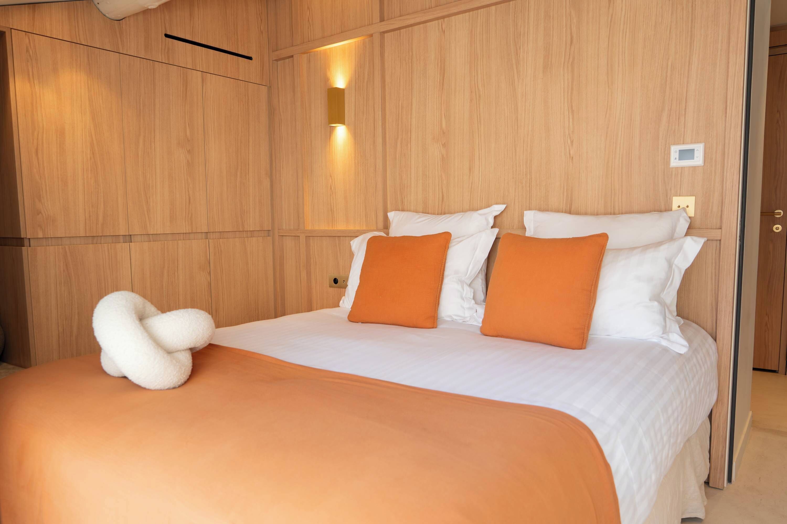 Ferros/tábuas de passar roupa, Wi-Fi, roupa de cama