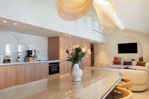 Interior - An Exceptional 3-BR/3Ba with Terrace- Vieux Port (Marseille)