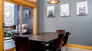Dining - Nicely appointed 3 Bedroom, 2 Bath Condo. Sleeps 8, 5 Minute walk from RED. (Rossland)
