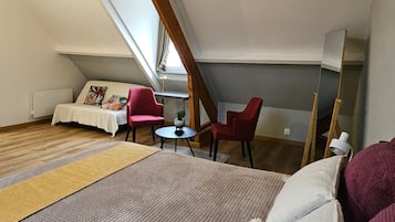 3 slaapkamers, een strijkplank/strijkijzer, wifi, beddengoed