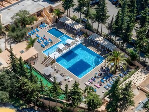 Pool - Apartment 'Studio On Maria Luisa Beach Wifi' with Shared Pool, Wi-Fi and Air Conditioning (Olhos de Água)