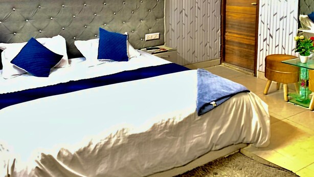 Unclassified image, 1 of 10, button - Hotel Giri Prime Inn Near Cyber City (Gurugram)