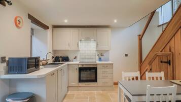 Dishwasher, cookware/dishes/utensils