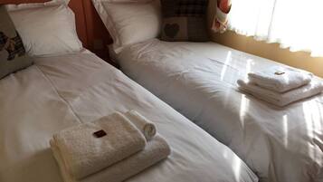 Bügeleisen/Bügelbrett, WLAN, Bettwäsche