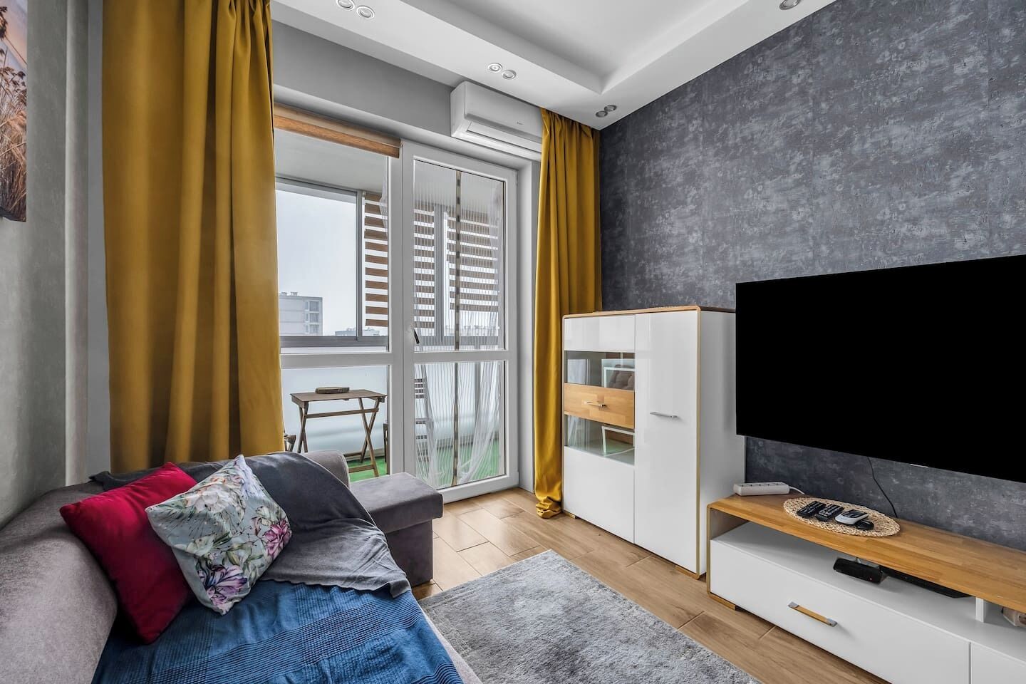 Two Bedrooms Apartment with Parking, Private Loggia and Air Conditioning | Book Now with RENTUJEMY.COM