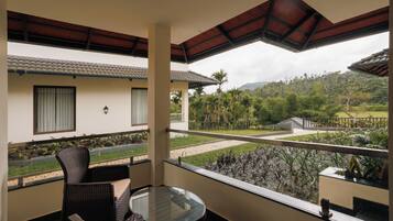 デラックス ダブルルーム バルコニー バレービュー | バルコニーからの眺望