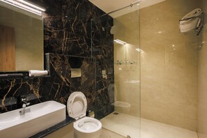 Superior Quadruple Room, Balcony, Pool View | Bathroom - Kohu by Honeyvale (Mudigere)