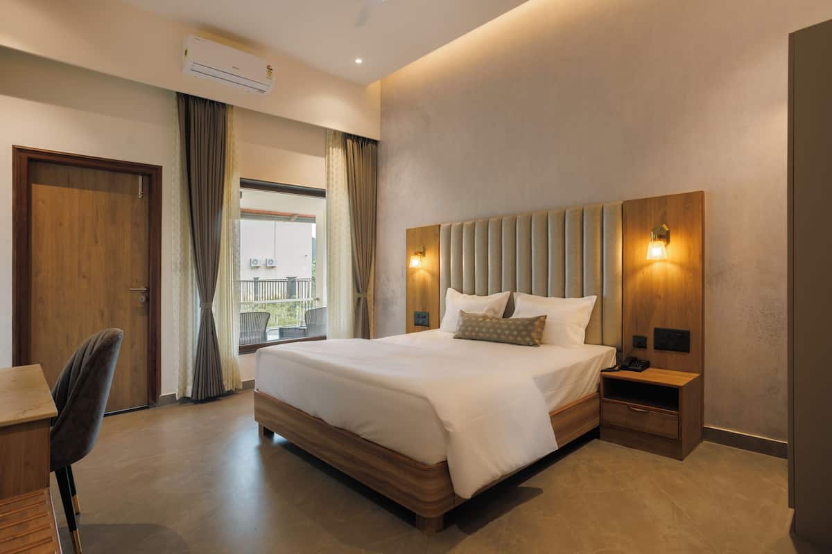 Superior Tek Büyük Yataklı Oda, Balkon, Bahçe Manzaralı | Ücretsiz kablosuz İnternet