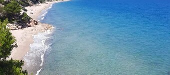 Air-conditioned seaside villa with private pool