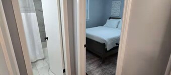Charlotte Cozy Charm: Cozy Retreat with BBQ Oasis