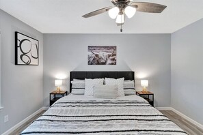 Desk, iron/ironing board, WiFi, bed sheets