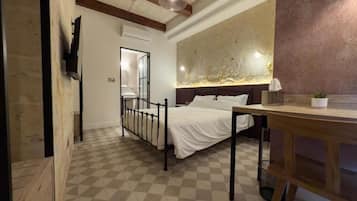 Standard Double Room | Desk, laptop workspace, iron/ironing board, free WiFi