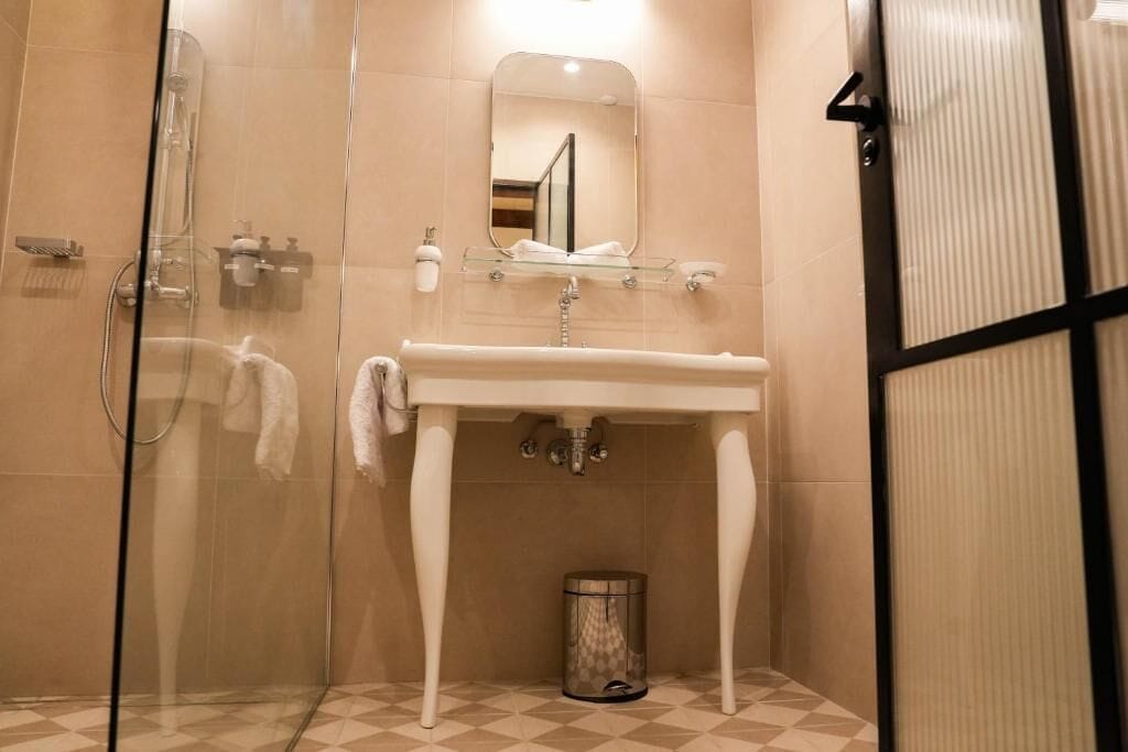 Standard Double Room | Bathroom | Free toiletries, hair dryer, towels, soap