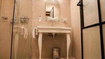 Standard Double Room | Bathroom | Free toiletries, hair dryer, towels, soap