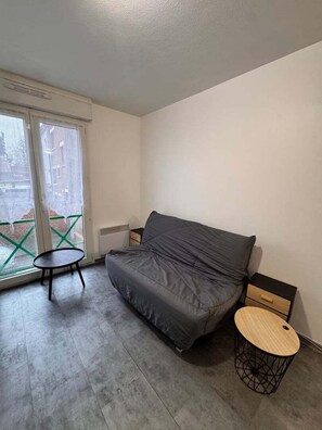 Living area - Little Arras — 25 m² apartment in Arras center (Arras)