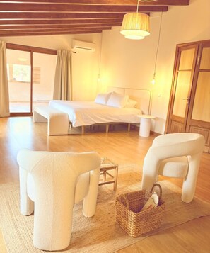 Iron/ironing board, internet, bed sheets - Country House Es Trenc (Campos)