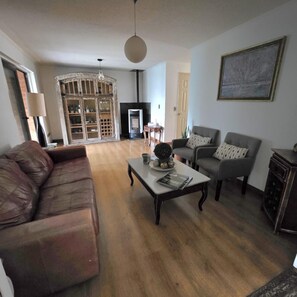 TV, fireplace - Spacious 6-bedroom house in wonderful Puerto Varas with AC (Puerto Varas)