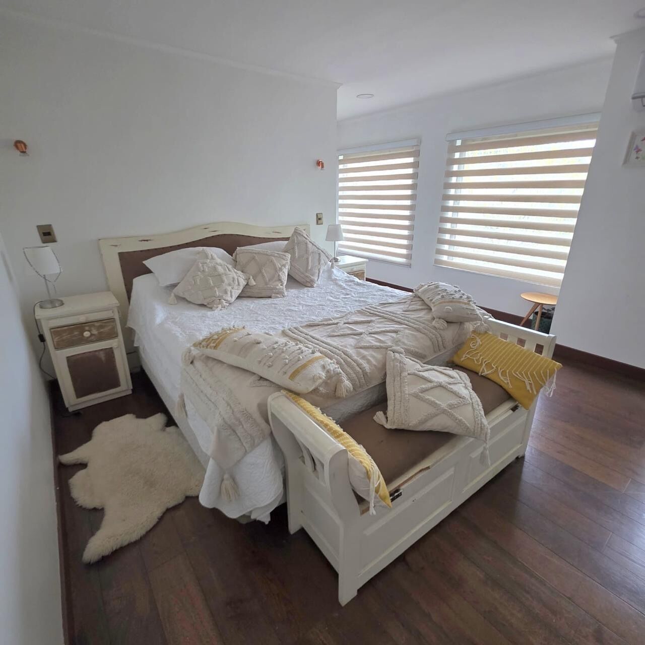 6 bedrooms, iron/ironing board, WiFi, bed sheets