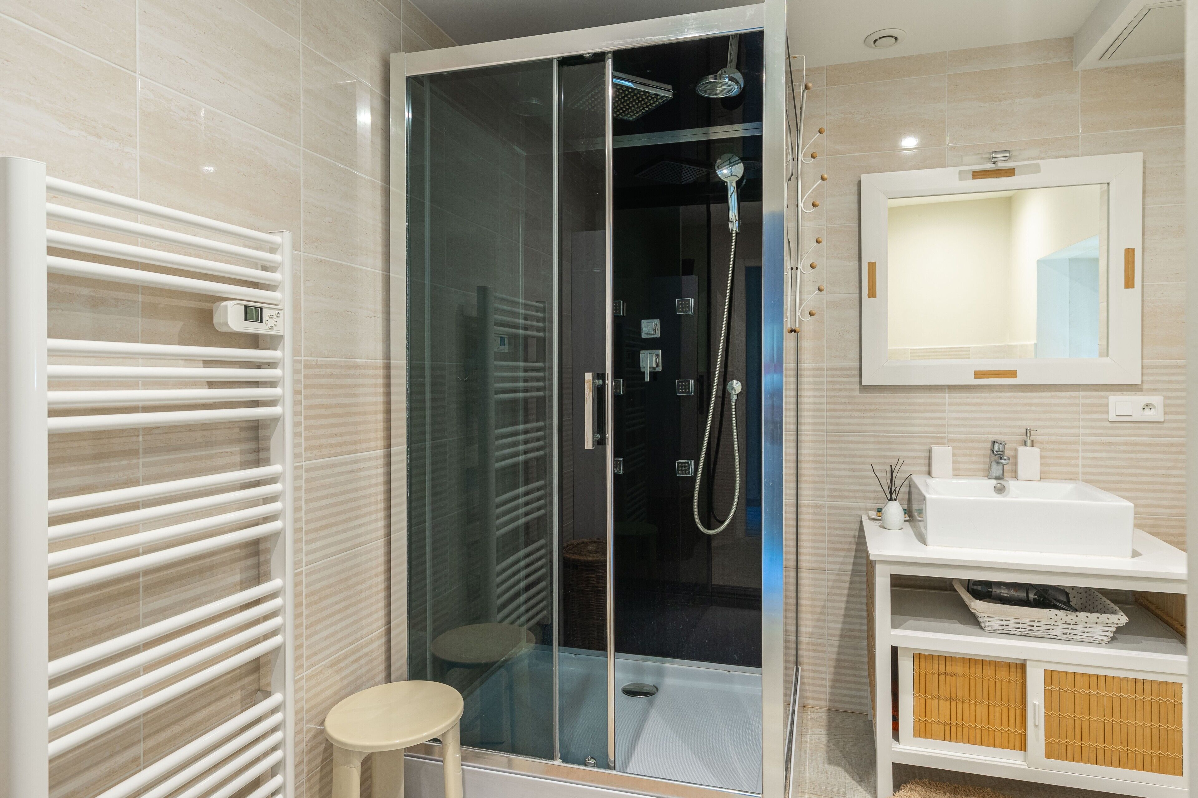 Shower, towels